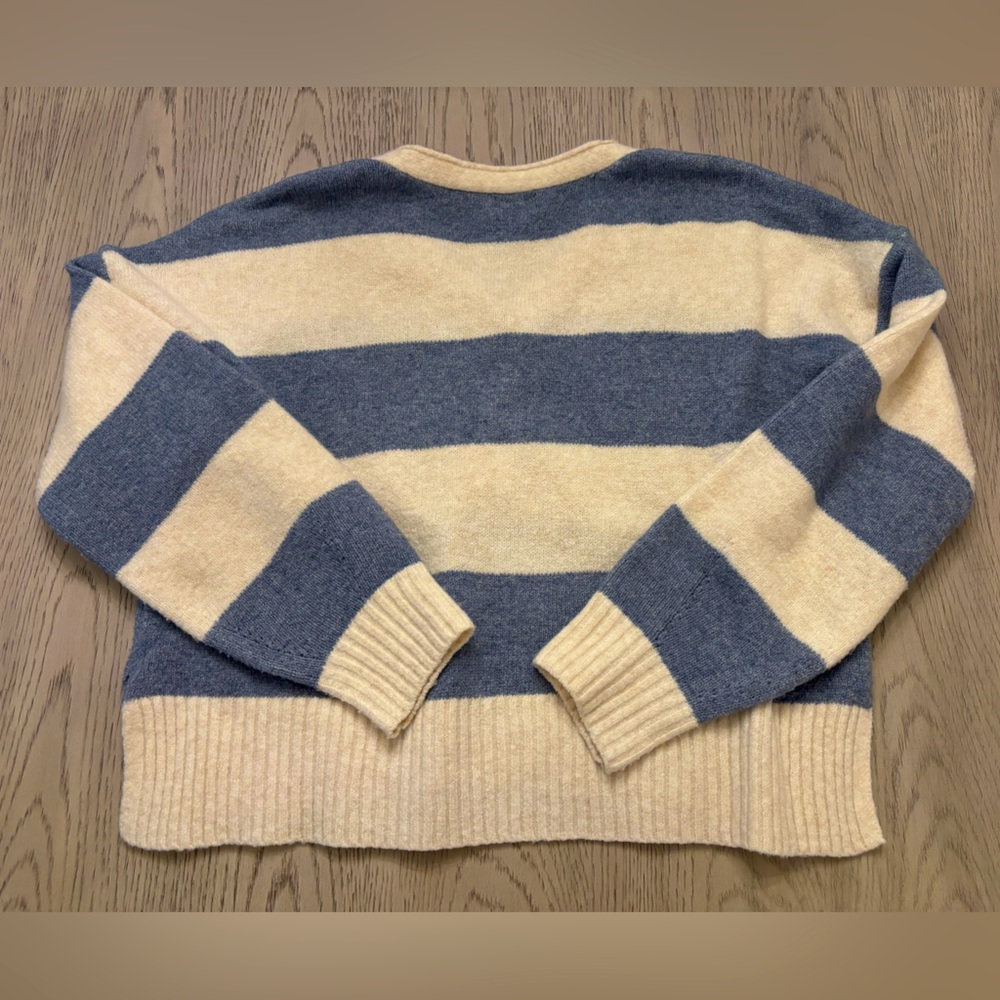Mi Ami For Francesca’s Blue & Cream Cropped Sweater Size M - Picture 2 of 6